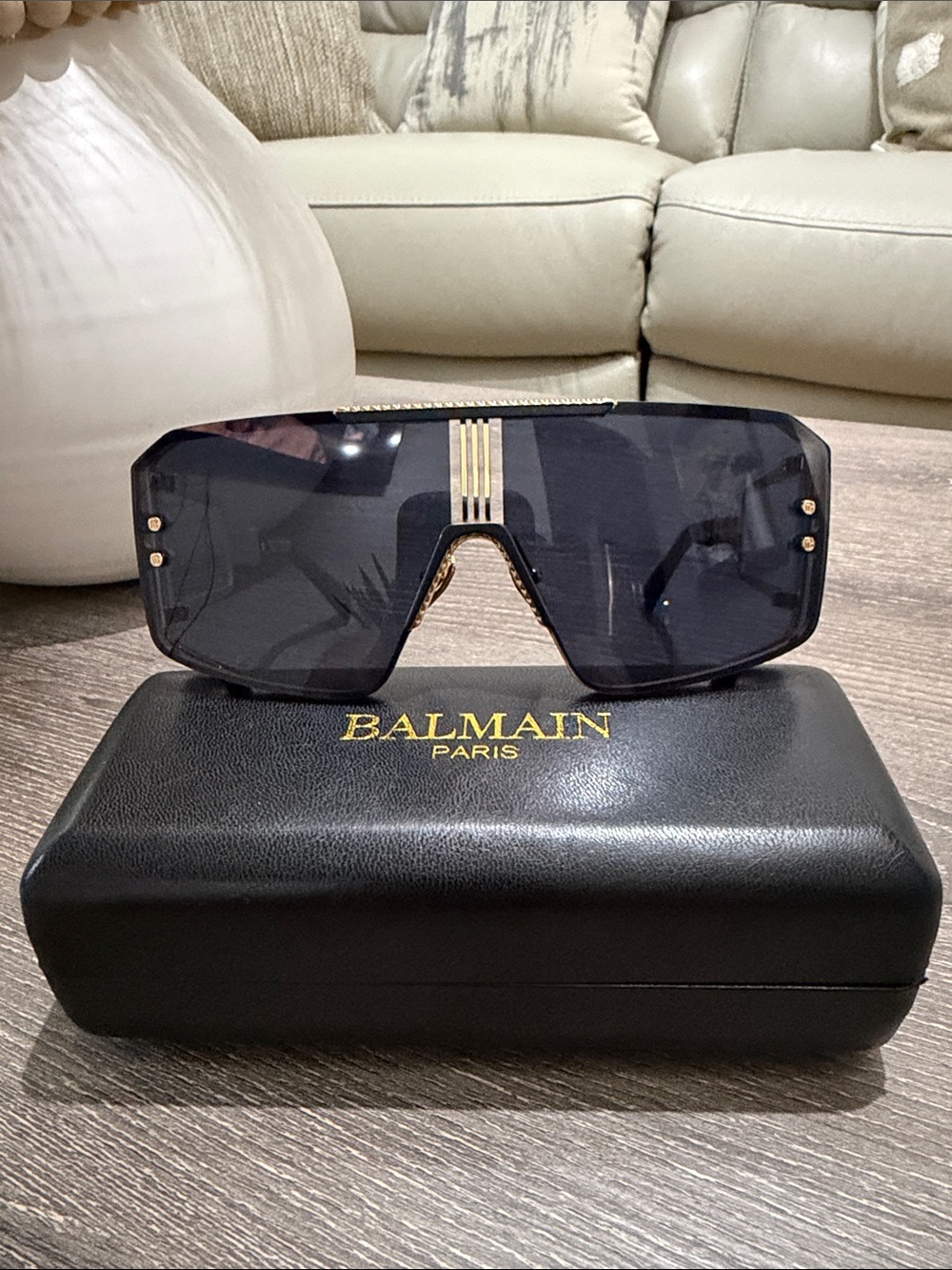 ICONIC BALMAIN PARIS WONDER BOY III OVERSIZED SHIELD SUNGLASSES (unisex)